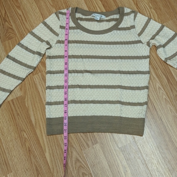 Forever 21 Sweater Size SP - Picture 9 of 9